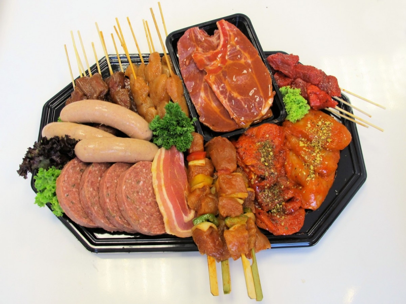 boucherie-COTIGNAC-min_bbq_butcher_shop_supermarket_meal_party-766127